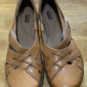 Beautiful clanks shoes 👠 size 9 super comfortable